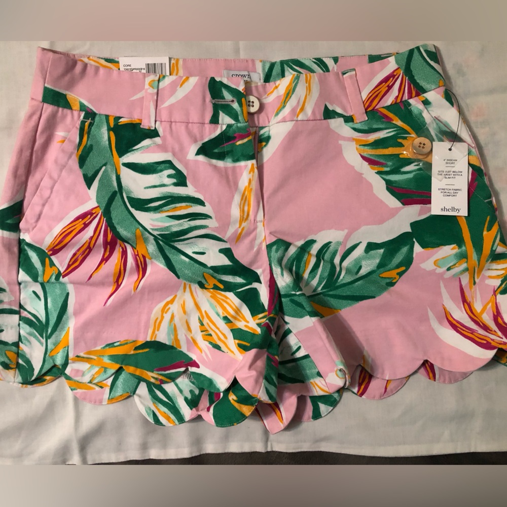 Crown & Ivy Shelby Shorts